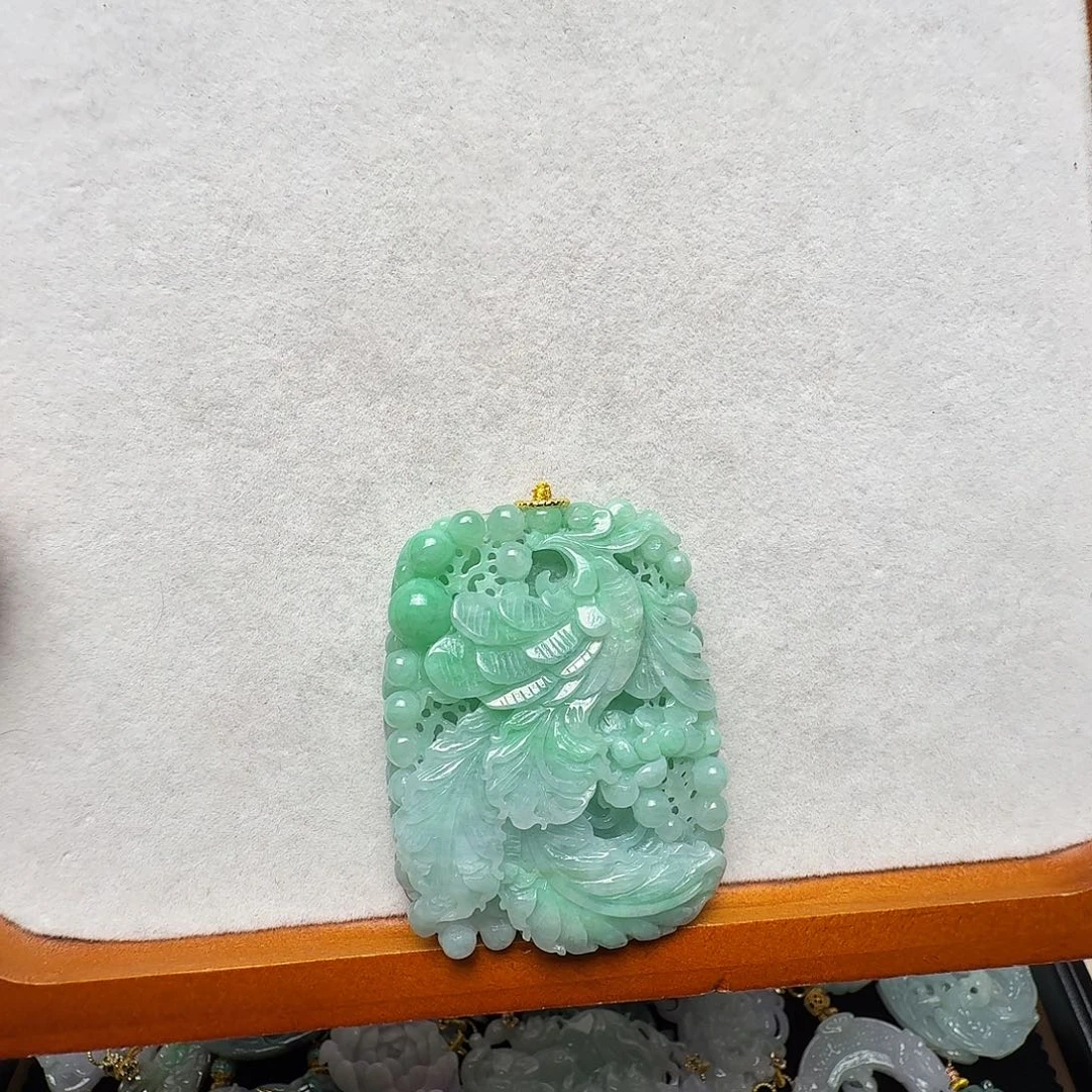 ****ଓ翡翠未镶嵌吊坠(赠链)