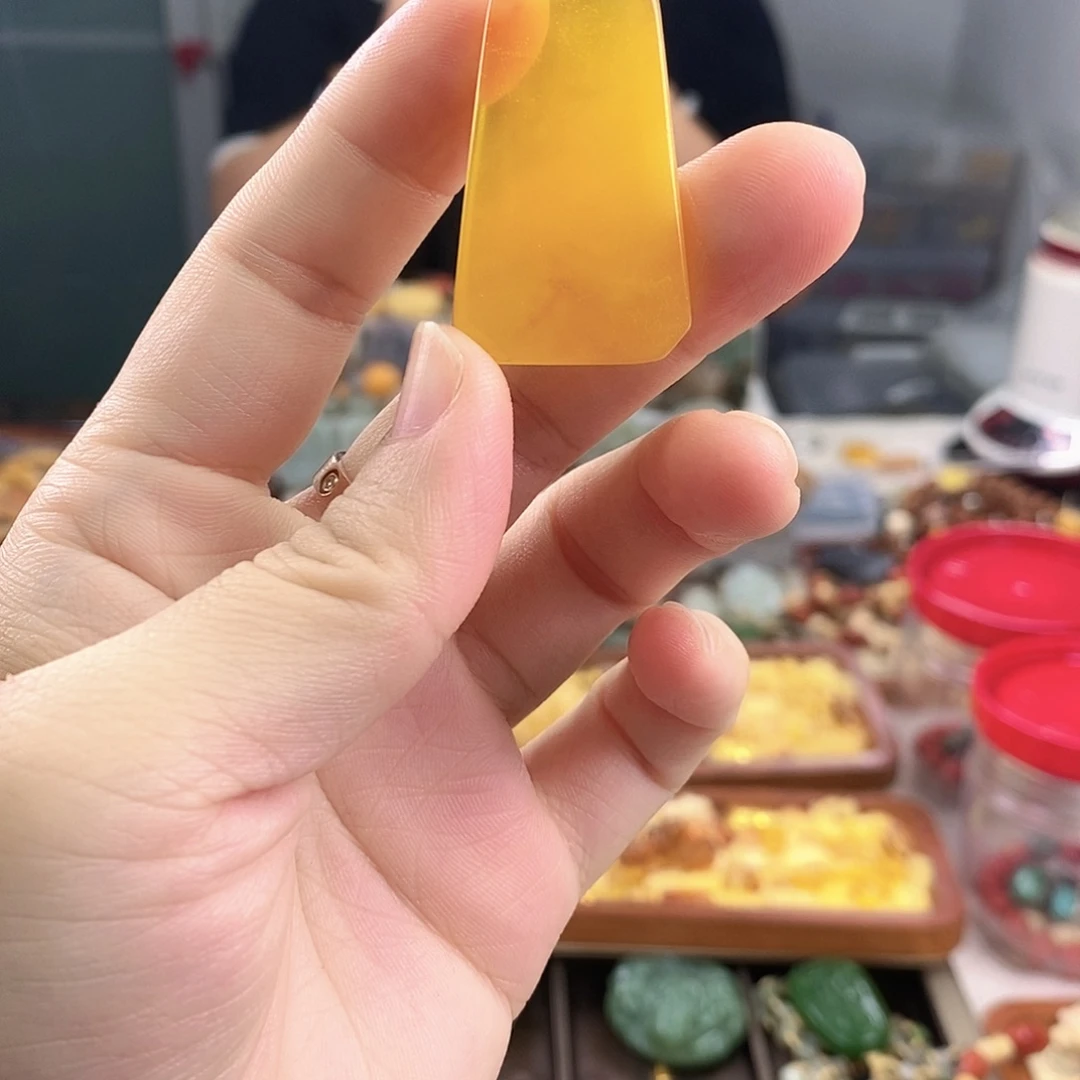 琥珀颈饰未镶嵌项链