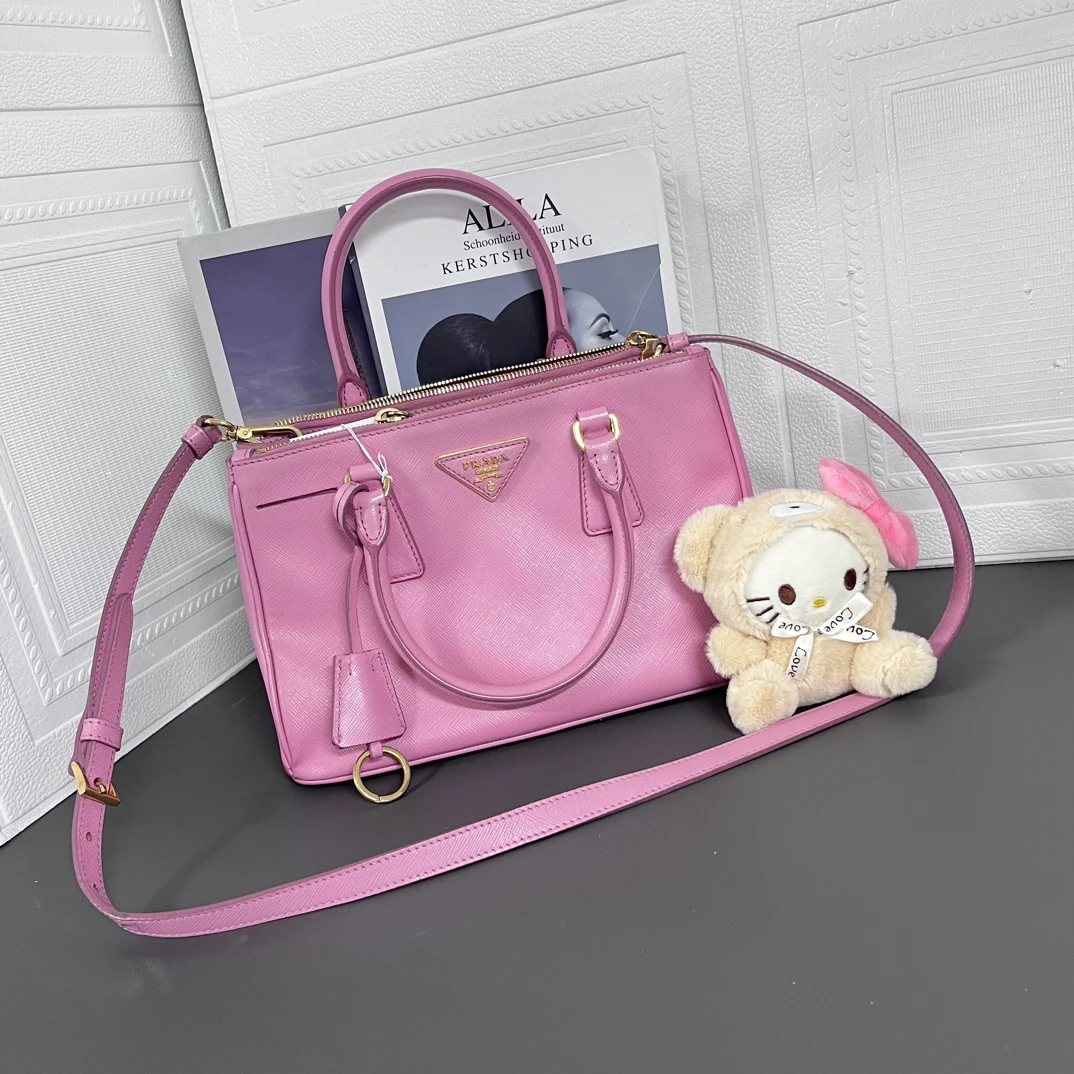 95新 Prada/普拉达 樱花粉小号杀手底长26手提斜挎包