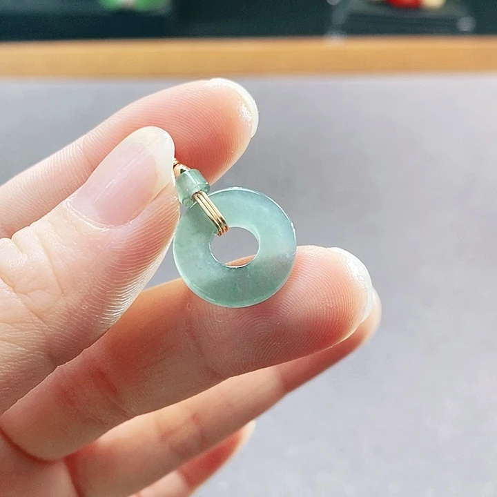 翡翠未镶嵌手镯（圆镯）