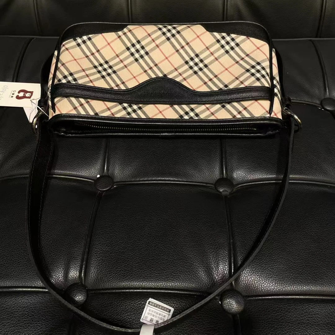 95新 BURBERRY/博柏利 二弟/95新/4225/单肩包