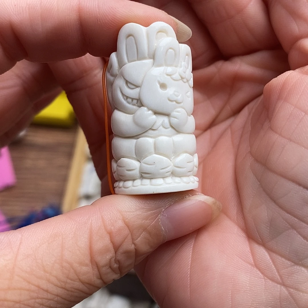 鹿骨把件31号扎基兔