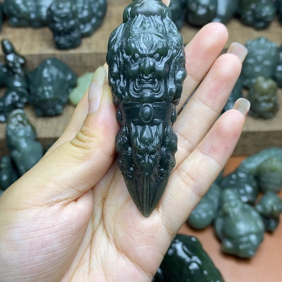 炁***渊和田玉未镶嵌颈饰