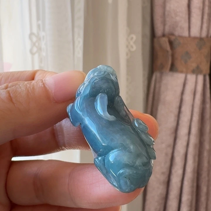 翡翠未镶嵌颈饰貔貅