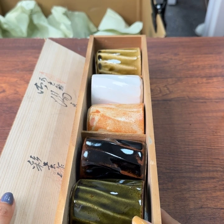 一个陶瓷物件哈哈哈哈