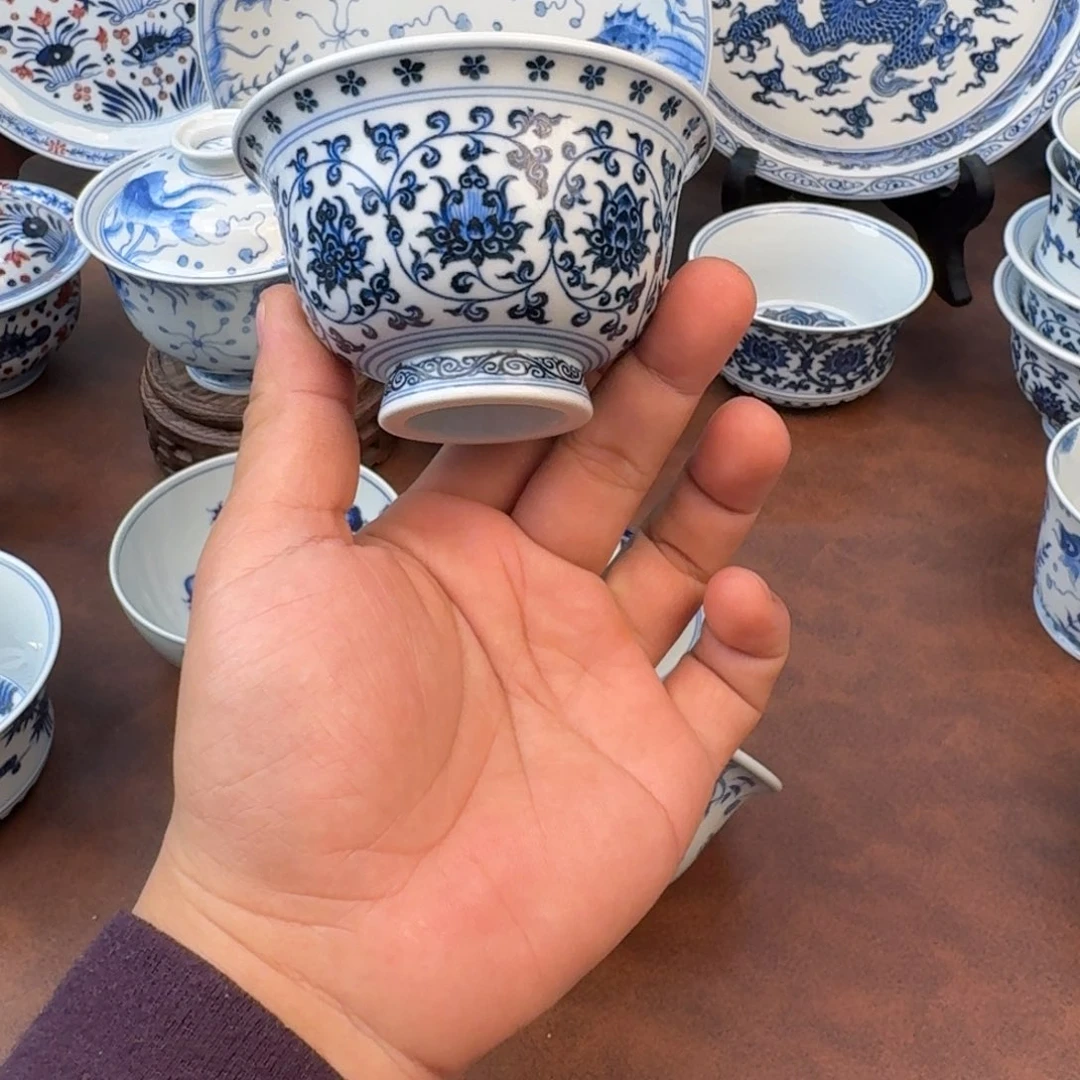 陶摆件花心缠枝莲大压手