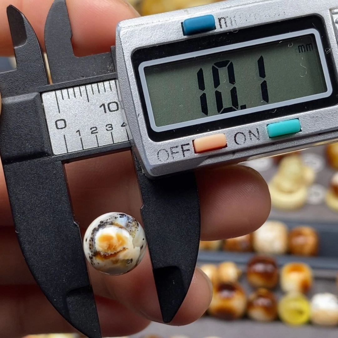 蓝珀未镶嵌耳饰圆珠