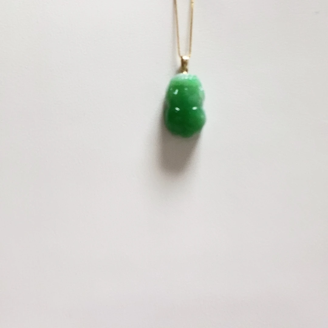 翡翠18K金镶嵌颈饰简单