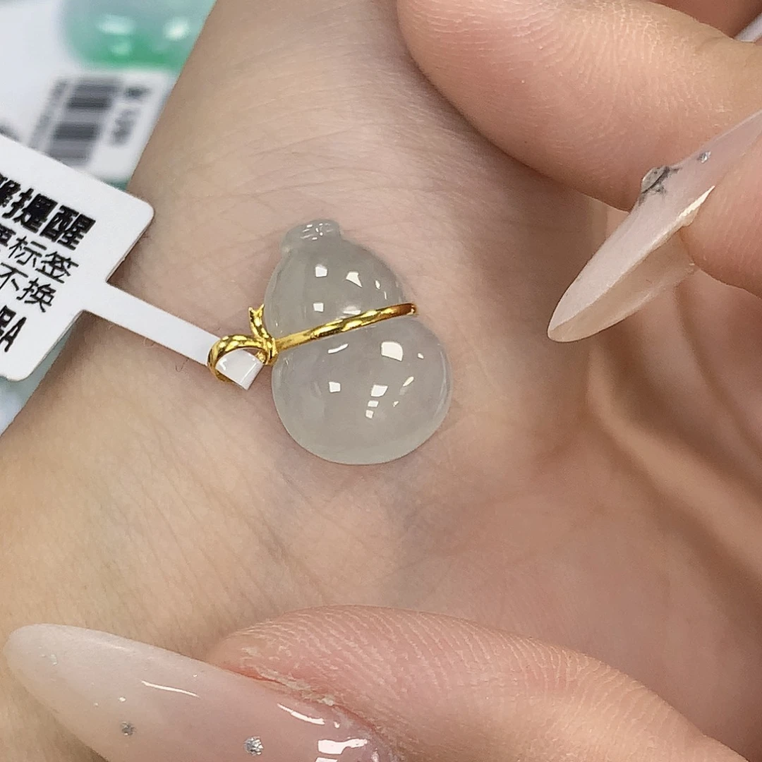 颈饰18K金镶嵌翡翠