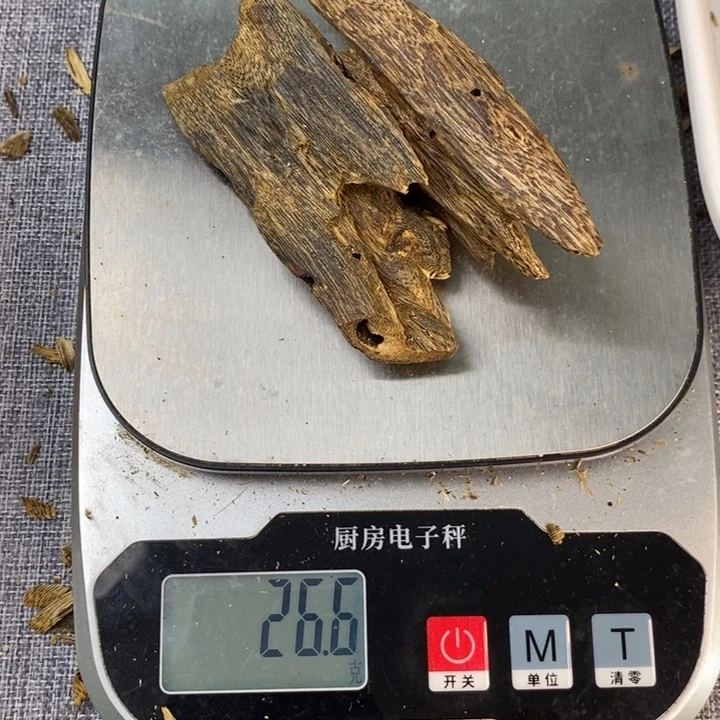 沉香碎屑沉香原材料