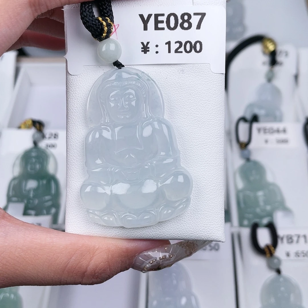 翡翠未镶嵌颈饰YE087