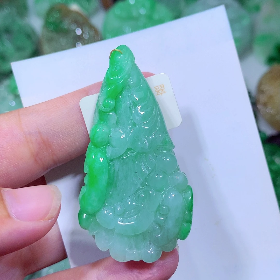 吊坠(不含链)未镶嵌翡翠