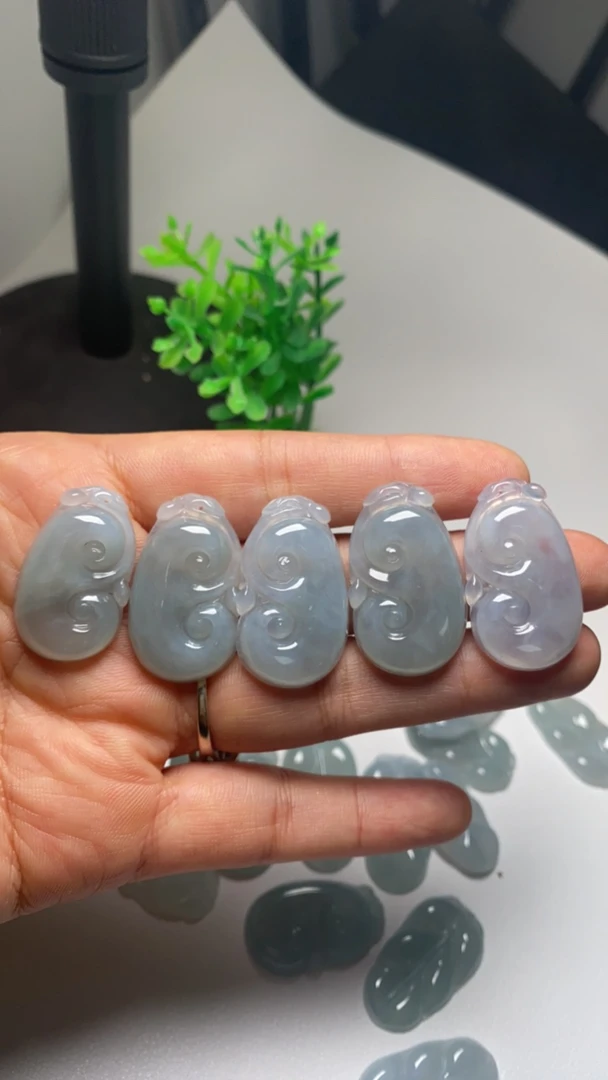 天然缅甸翡翠A货冰如意.多样性发货之一