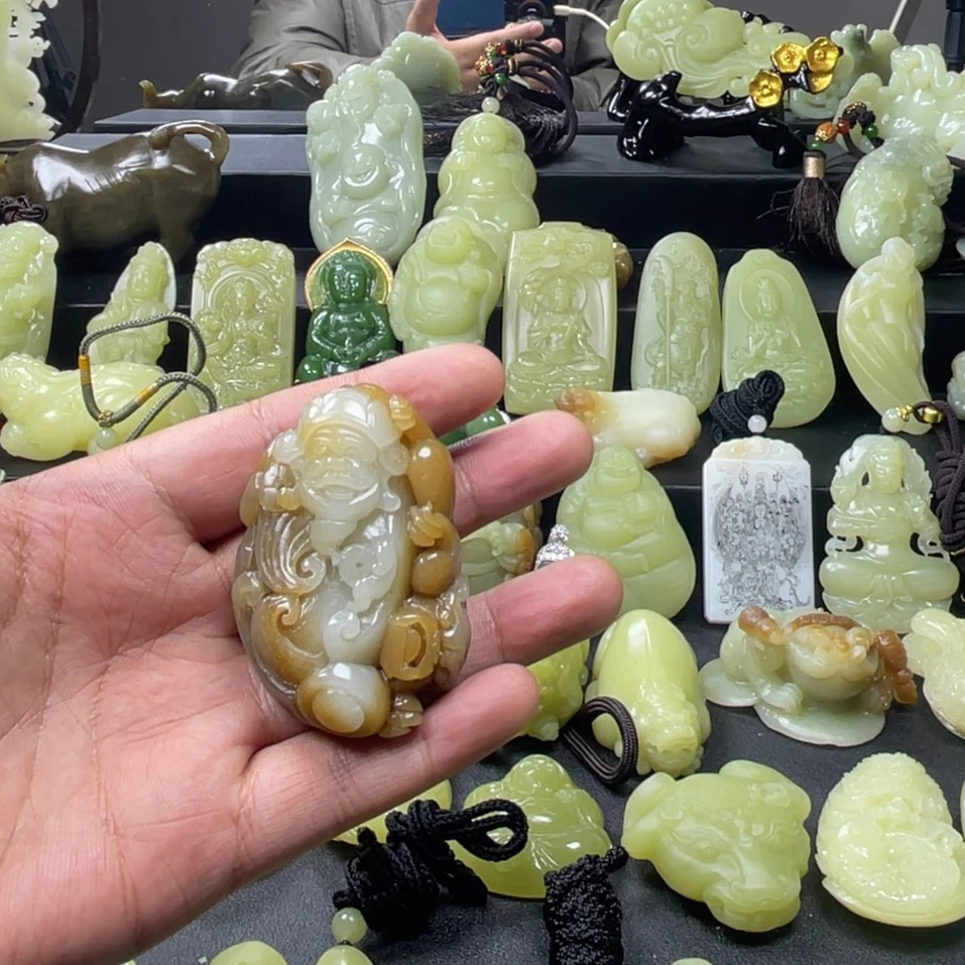 和田玉未镶嵌颈饰