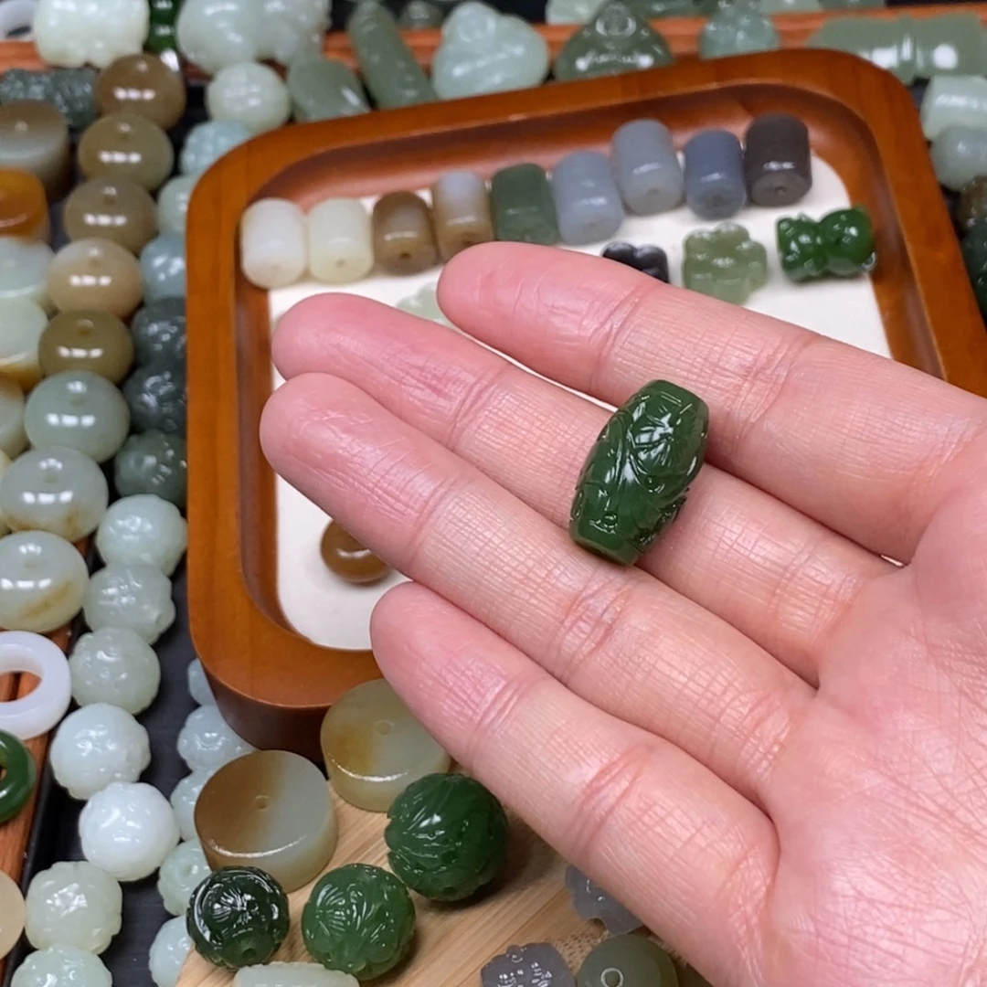 一***意和田玉未镶嵌颈饰