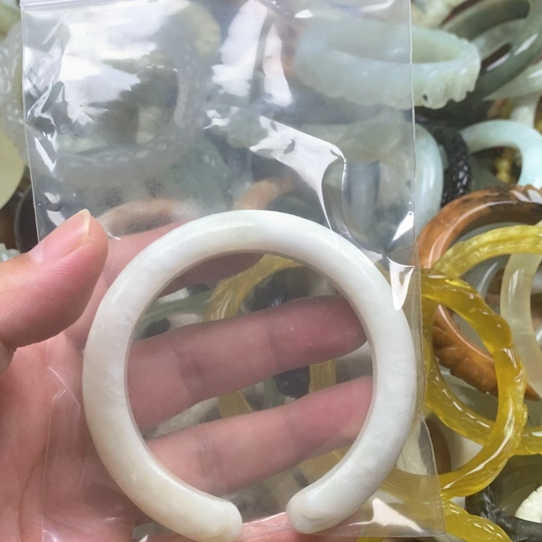 甜***器未镶嵌蛇纹石玉手镯手镯