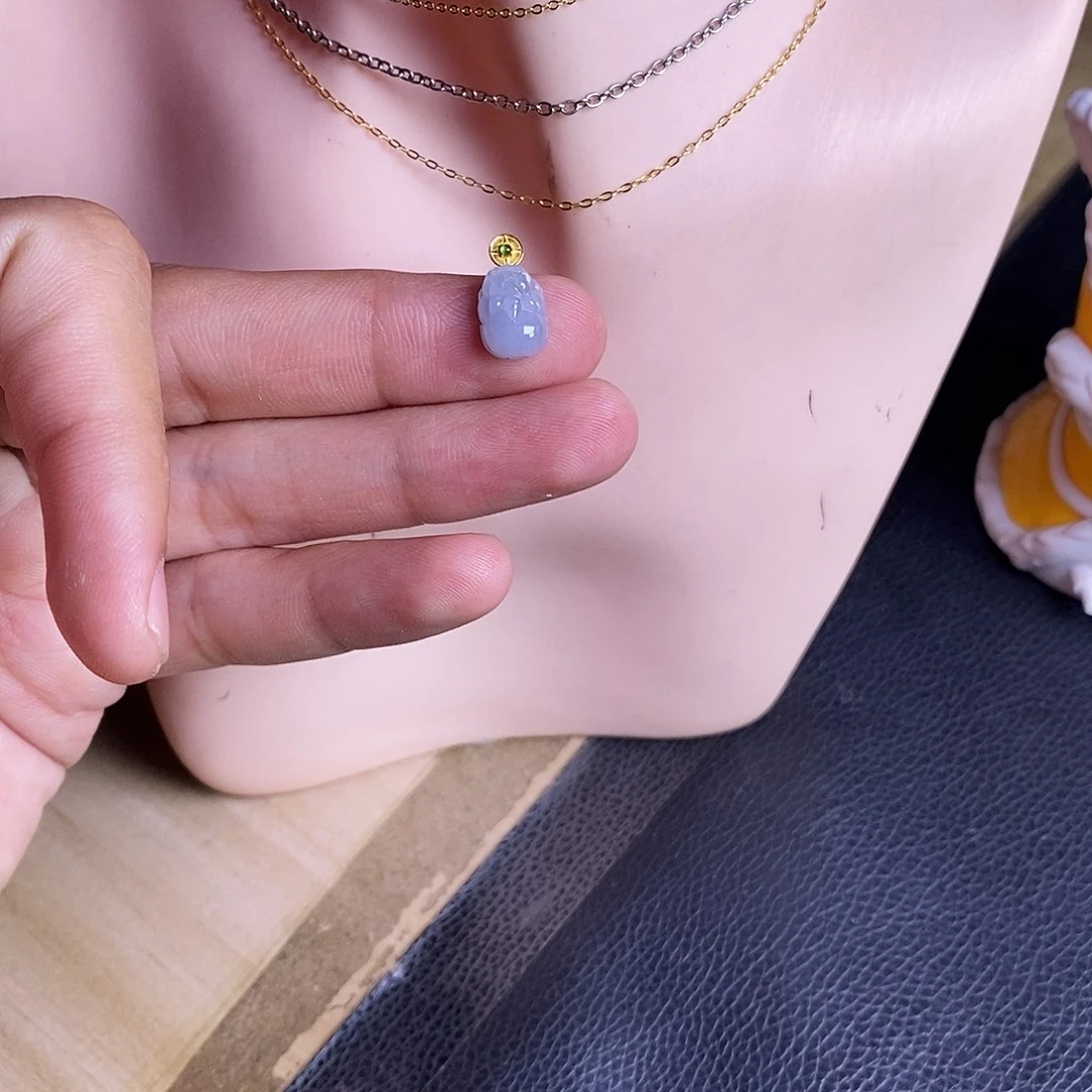 颈饰18K金镶嵌翡翠