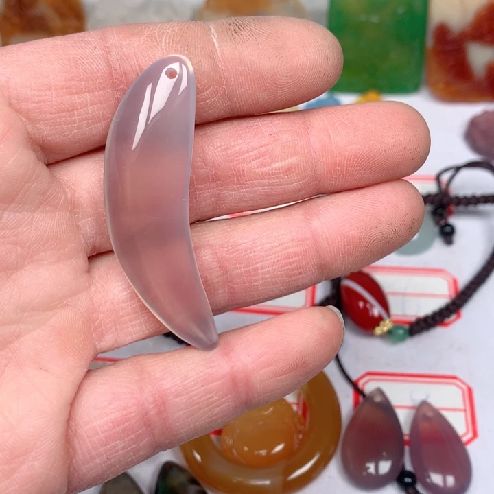 玛瑙/玉髓颈饰未镶嵌曾*?