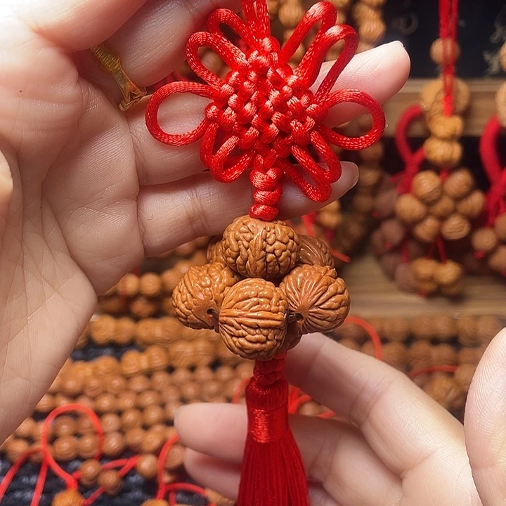 木质类龙纹桃枭挂件