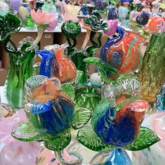 琉璃花瓶高45厘米宽9厘米