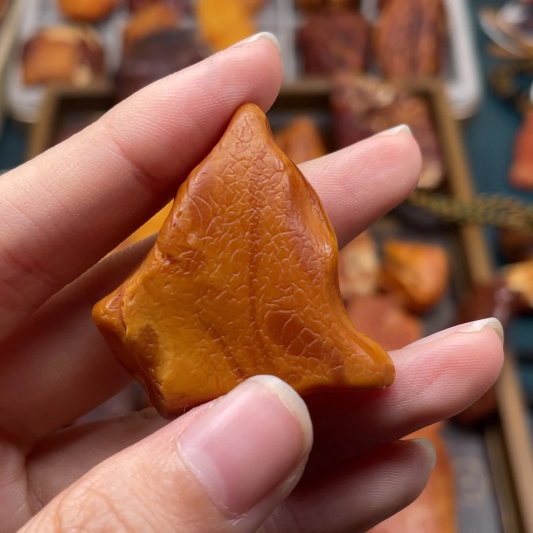 琥珀未镶嵌珠宝奇石