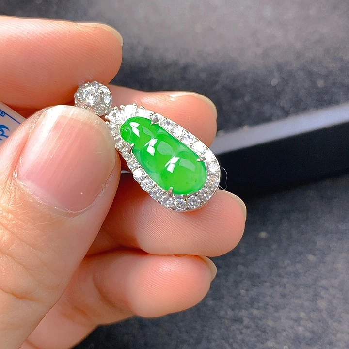 颈饰银S925镶嵌翡翠