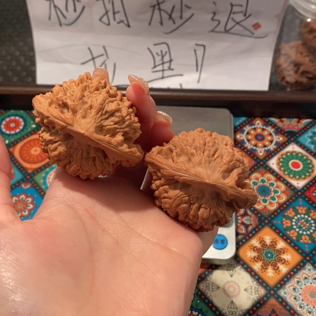 。***文玩核桃吊坠文玩核桃