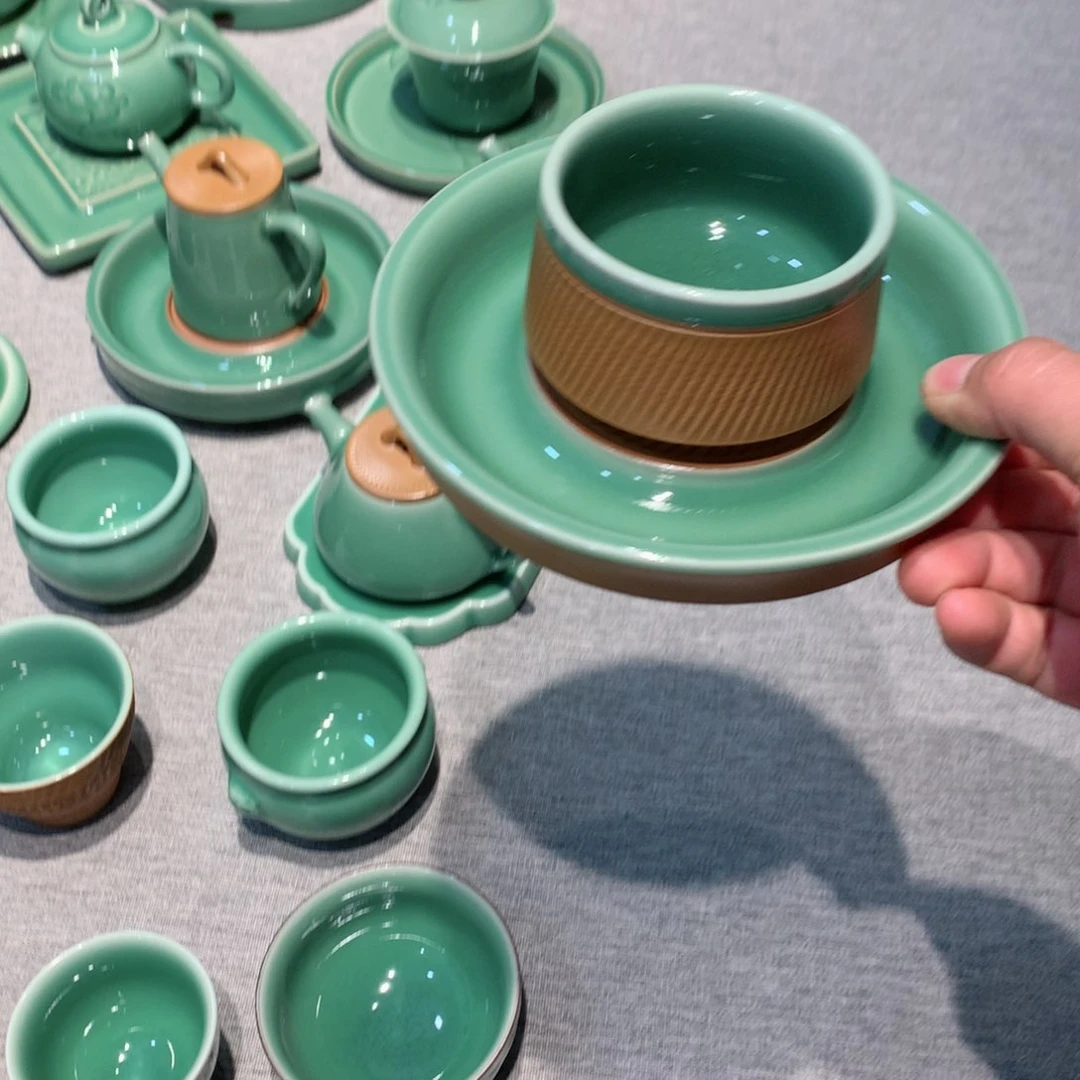 和*?龙泉青瓷茶具一套