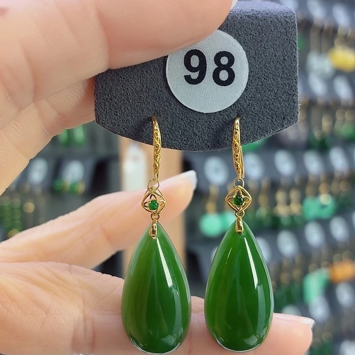 18K金镶嵌和田玉耳饰