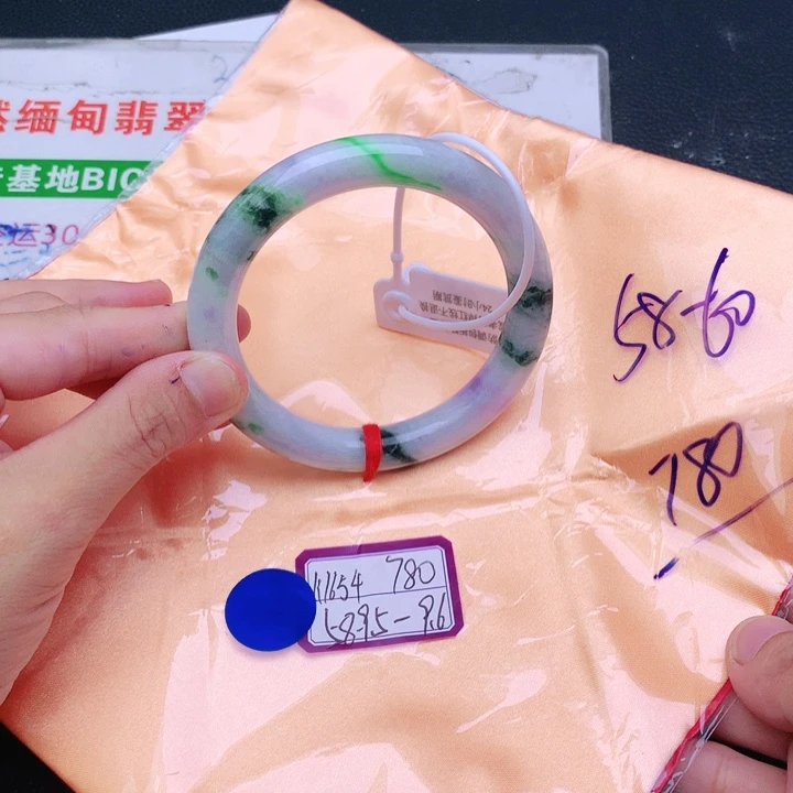 翡翠手镯未镶嵌你