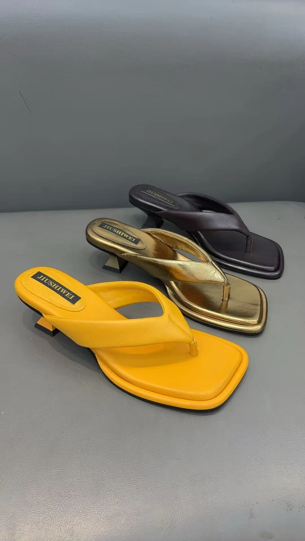 欧洲站2025夏季新款夹脚人字拖鞋小矮跟时尚凉拖鞋女鞋