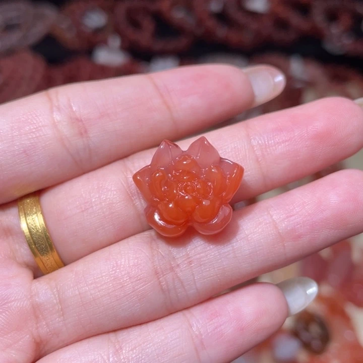 南红玛瑙莲花打孔备注未镶嵌268