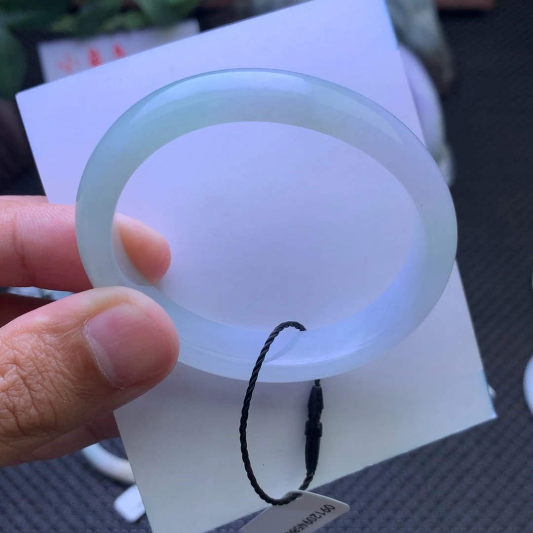 未镶嵌手镯（贵妃镯）翡翠成品