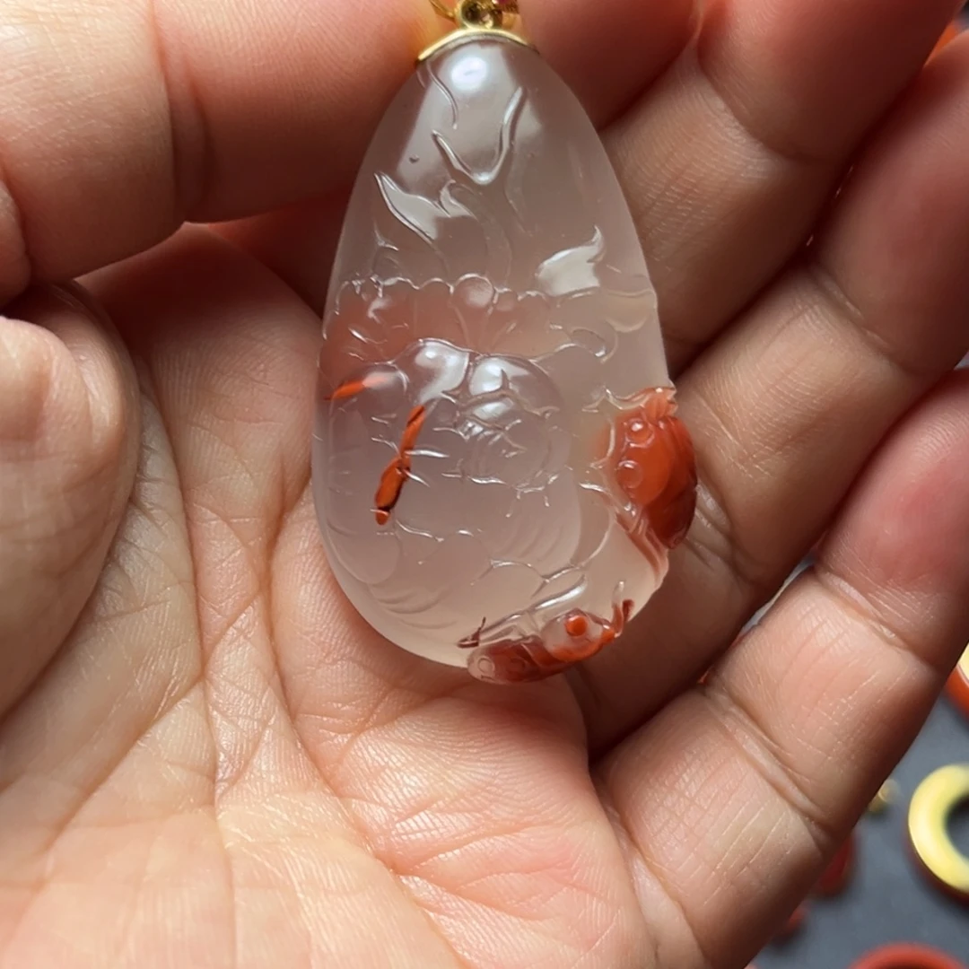 南红玛瑙18K金镶嵌颈饰