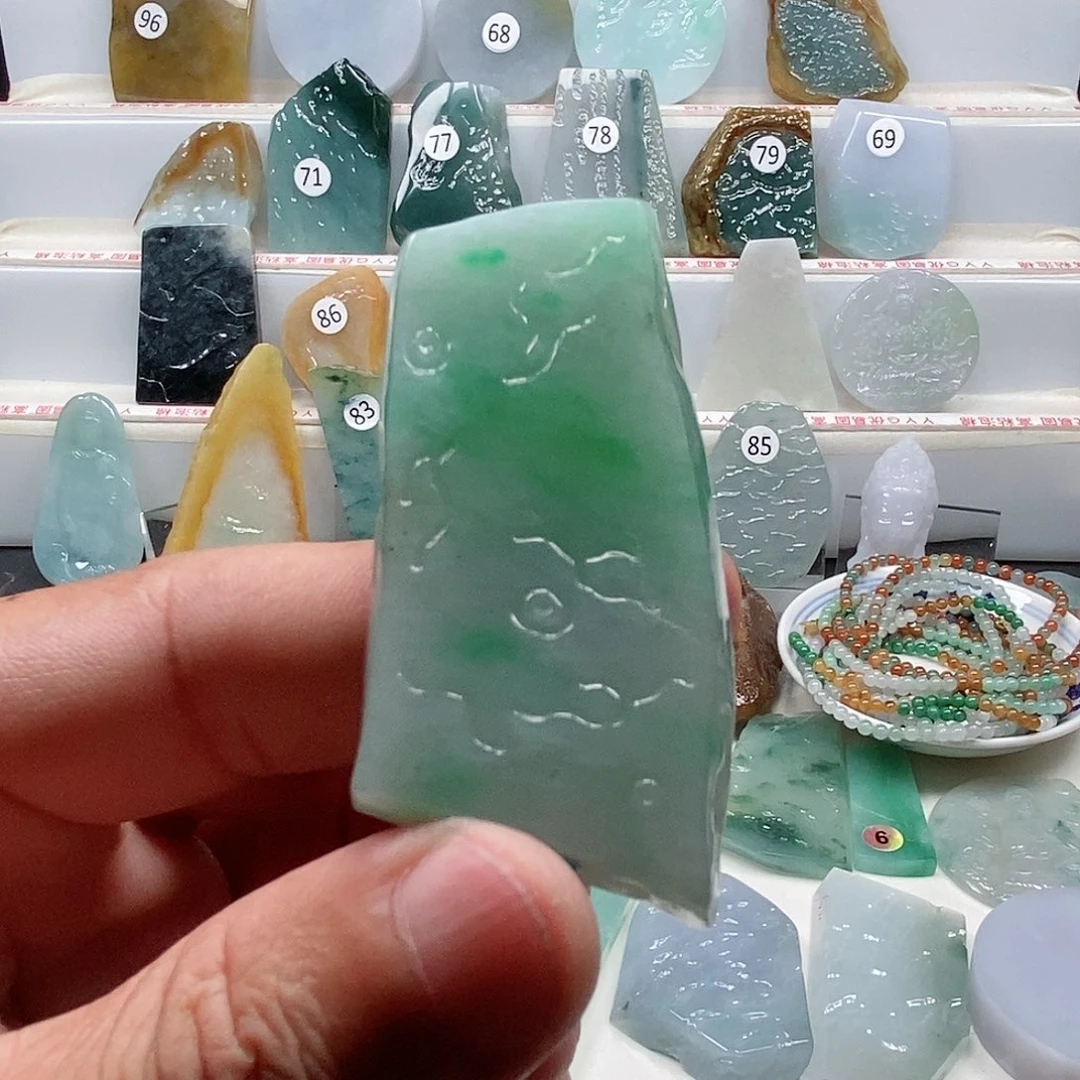 翡翠未镶嵌颈饰乐凡珠宝翡翠挂件