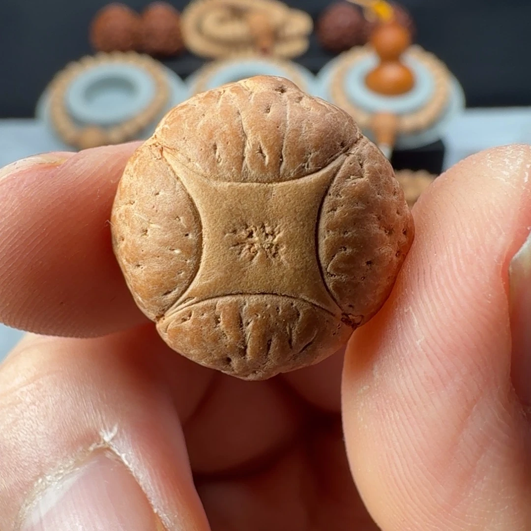 亮***梯麒麟眼菩提吊坠三通