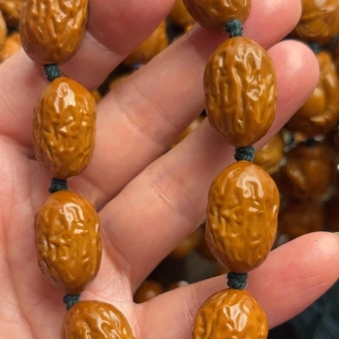橄榄核雕精品大枣