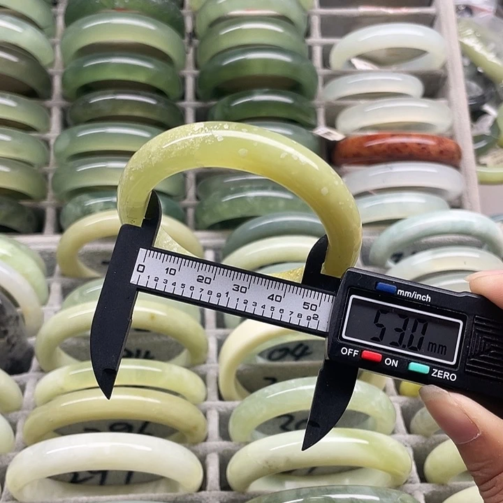 蛇纹石玉未镶嵌手镯292