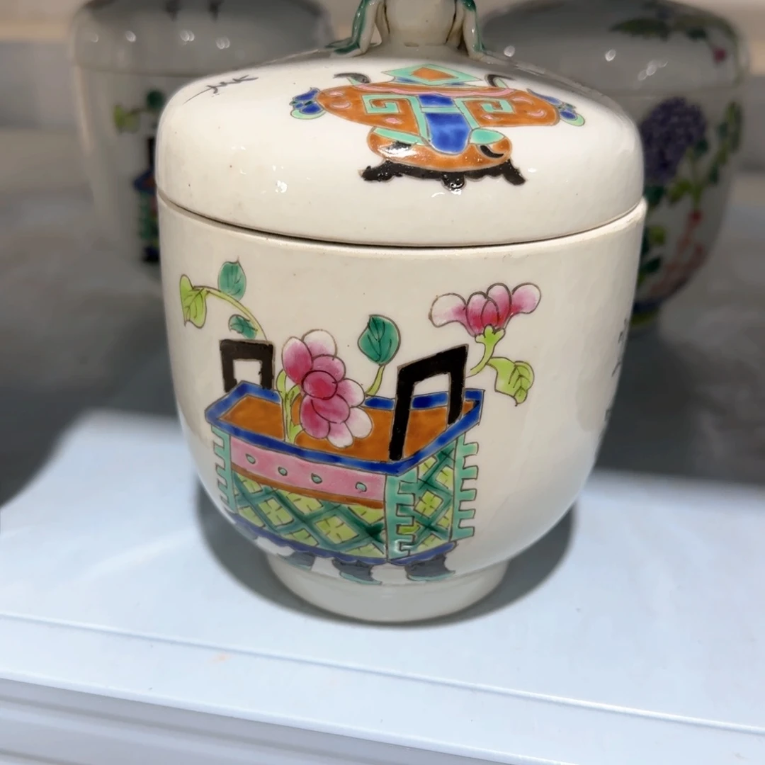 瓷片瓷器的造型艺术也被列入其中