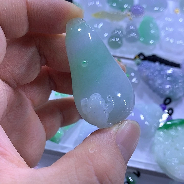 翡翠未镶嵌颈饰天然翡翠A货吊坠