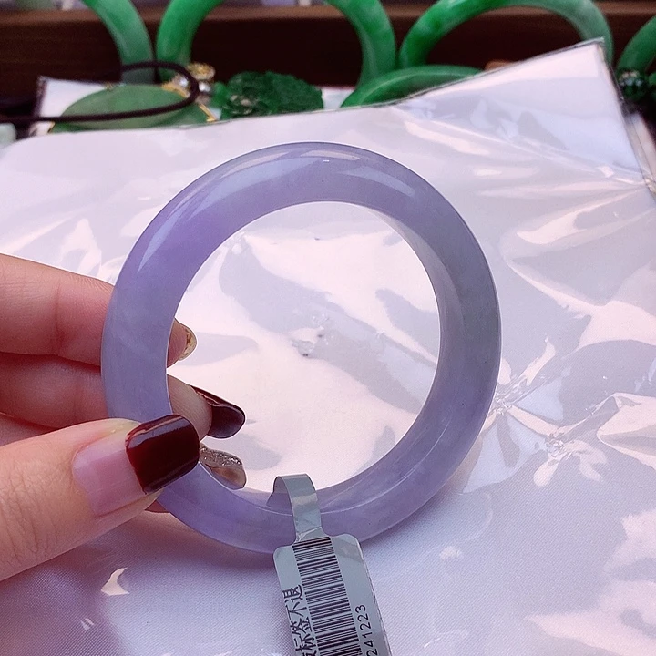 翡翠手镯未镶嵌翡翠