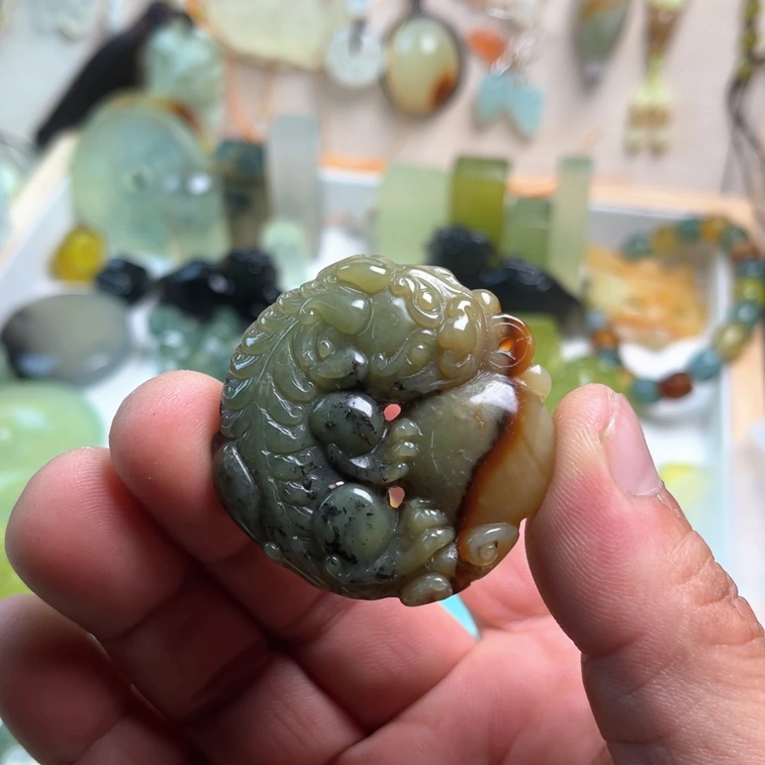 未镶嵌蛇纹石玉颈饰