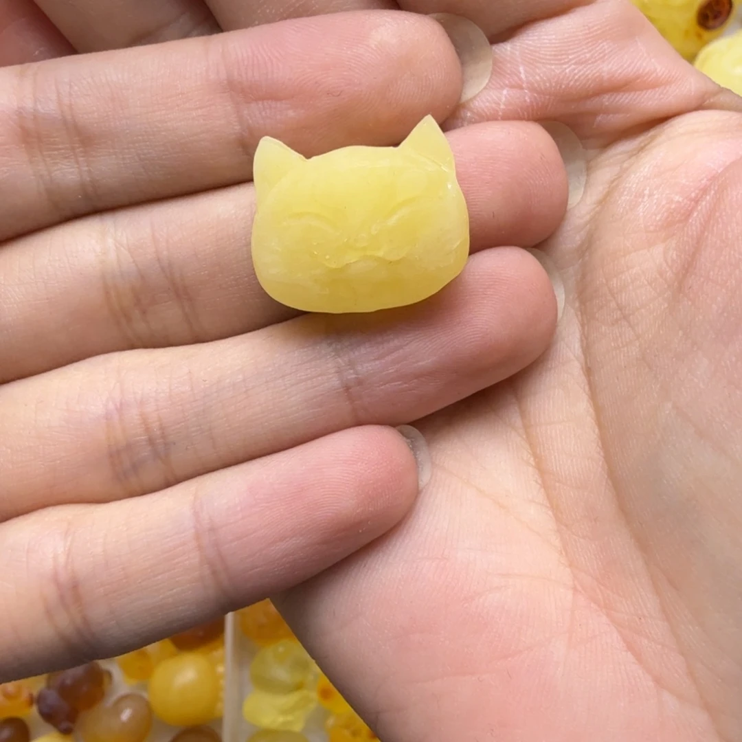 蜜蜡未镶嵌珠宝奇石