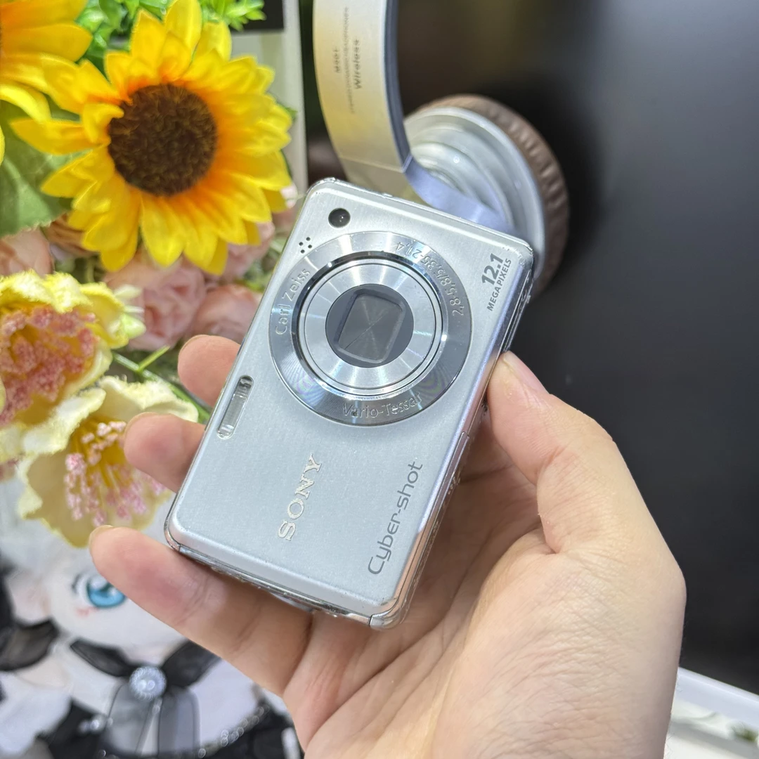 9新 Sony/索尼 索尼w220色彩感好1200万像素滤镜多适合新手