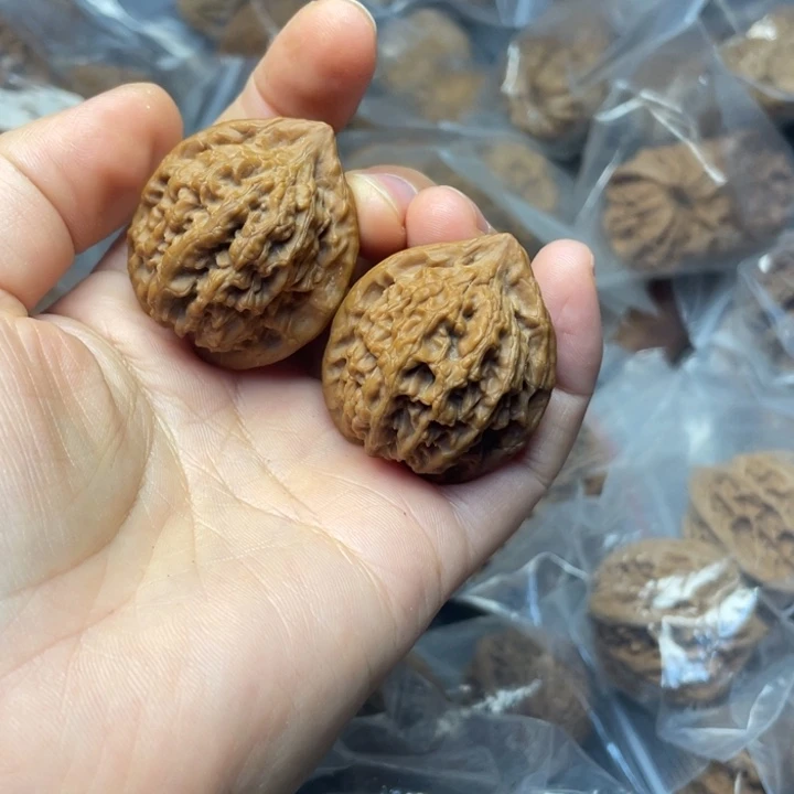 阔***子文玩核桃吊坠水晶鸡心34福利