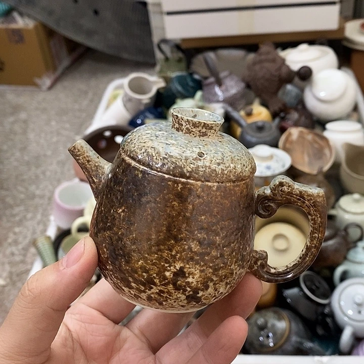 陶瓷艺术品及陶瓷壶壶