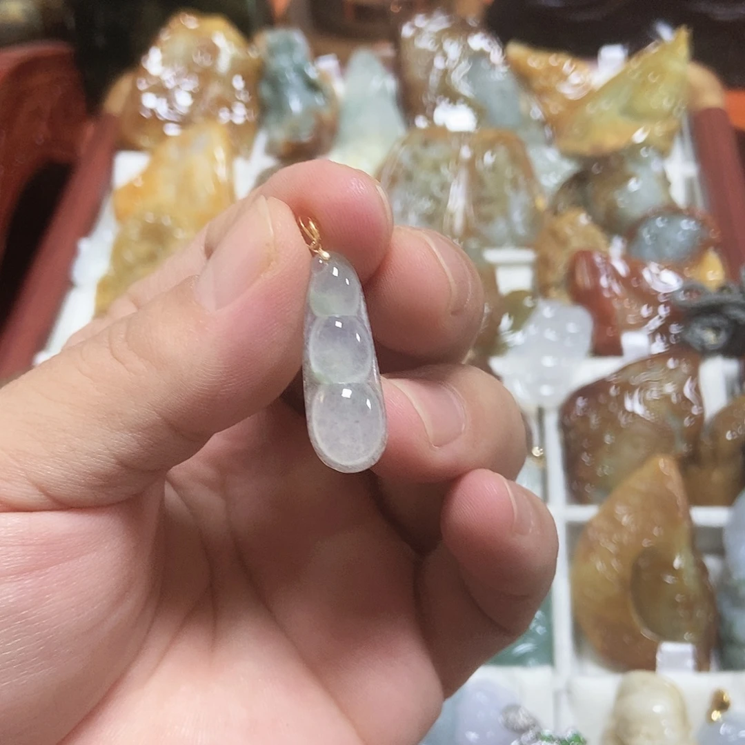 翡翠未镶嵌颈饰18金冰种豆子