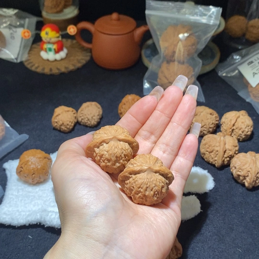 文玩核桃吊坠瓷娃娃37