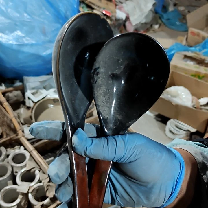 摆件盘子碗茶壶啥都有