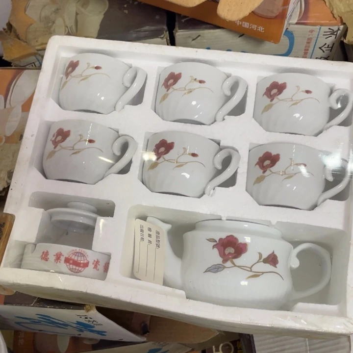 盘子碗啥都有好便宜的！